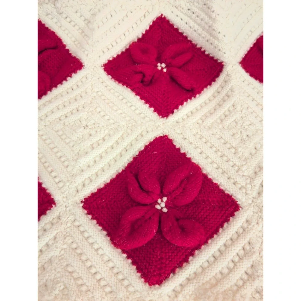 VTG  Granny Nantucket Poinsettia Afghan 87